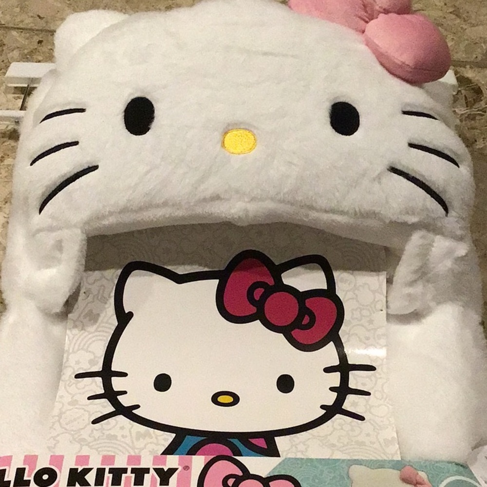 Hello Kitty white with pink bow fleece furry hooded blanket for kids. Size 30x50